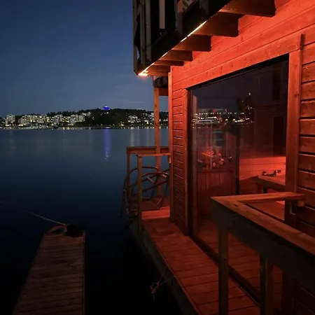 Saunaboat - Houseboat Laivamajoitukset