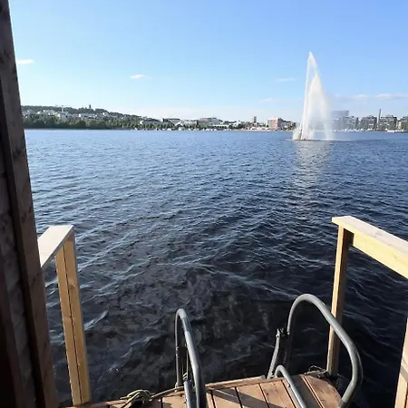 Saunaboat - Houseboat Laivamajoitukset
