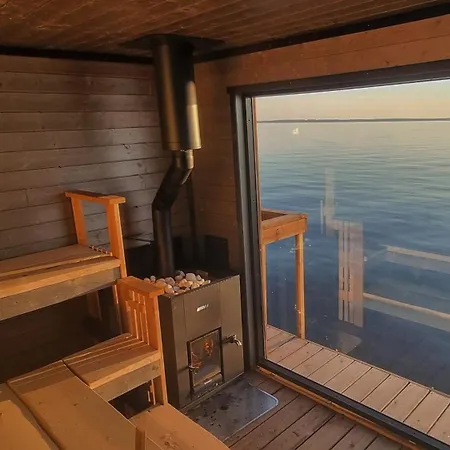 Saunaboat - Houseboat Laivamajoitukset *